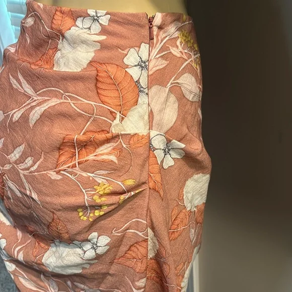 ASOS EDITION twist front off shoulder top and skirt in linen
floral print. - Picture 8 of 14